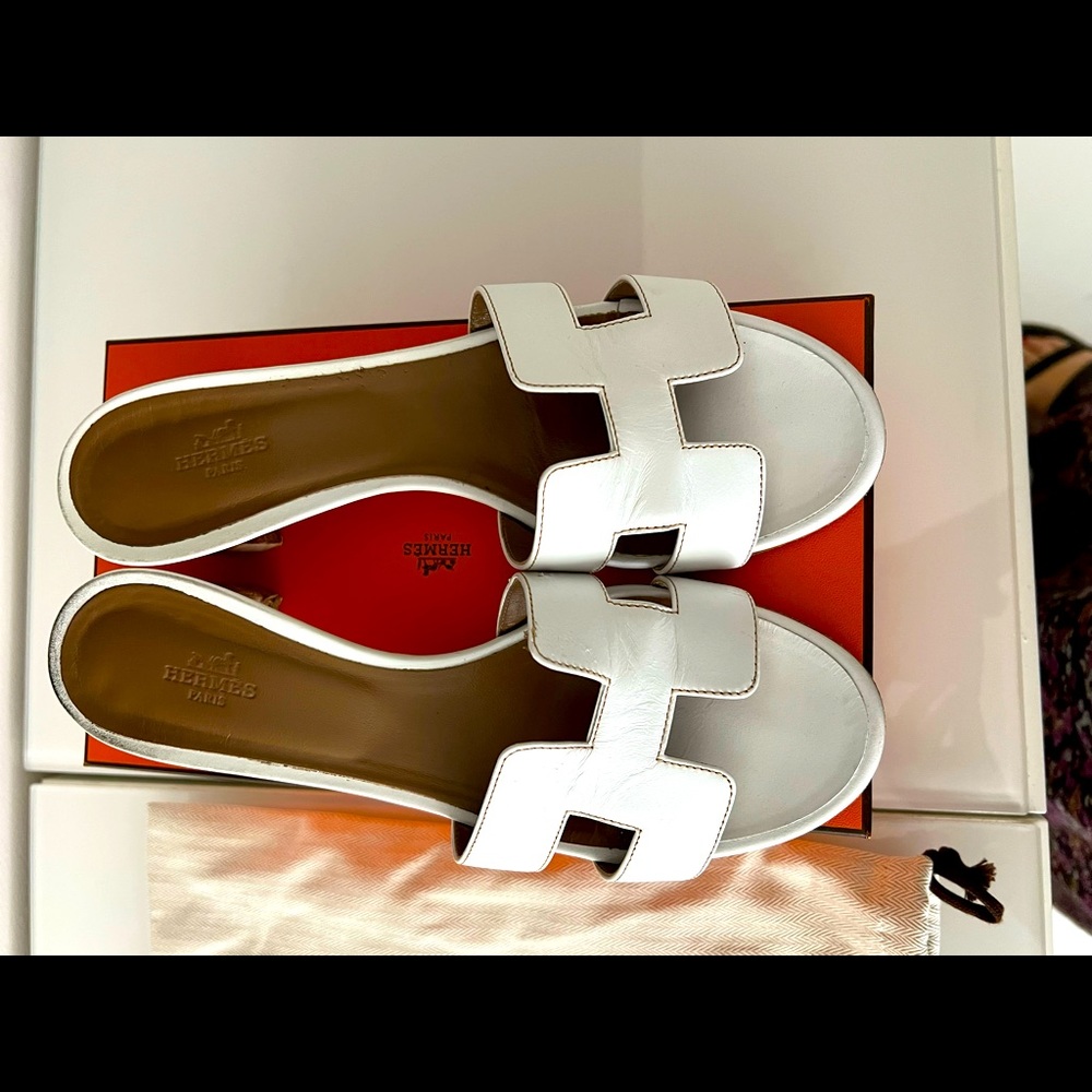 Authentic Hermes Oran sandals white size 40/ US 9.5